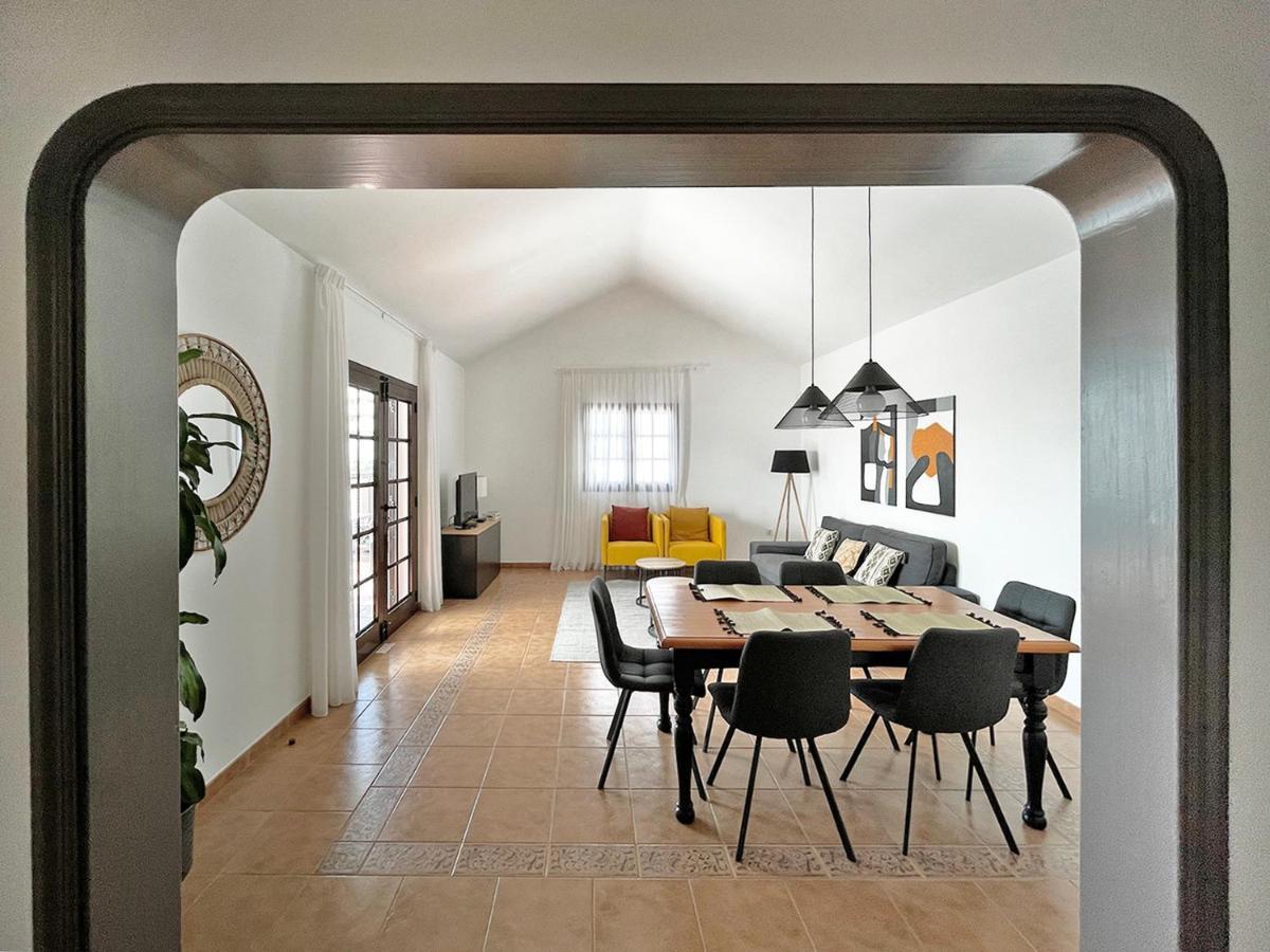 Villa Charlotte Tías Buitenkant foto